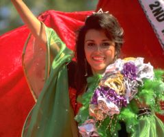 Aruban Girl at a cultural festival - small